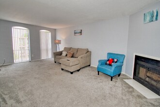 4641 Wild Indigo St in Houston, TX - Building Photo - Building Photo
