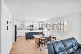 7174 Copper Sky in Corona, CA - Building Photo - Building Photo