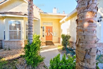 1917 Nushake Way in Manteca, CA - Building Photo - Building Photo
