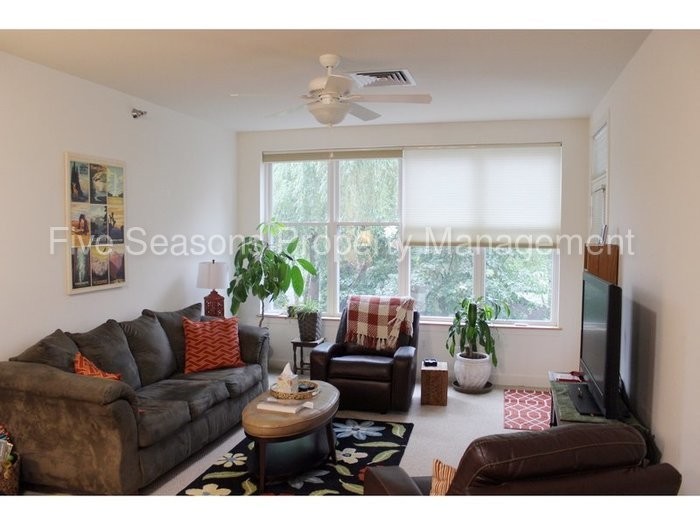 410 Farrell St-Unit -206 in South Burlington, VT - Foto de edificio