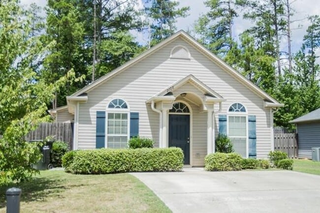 Super cute home in the Village at Midtown of Opelika