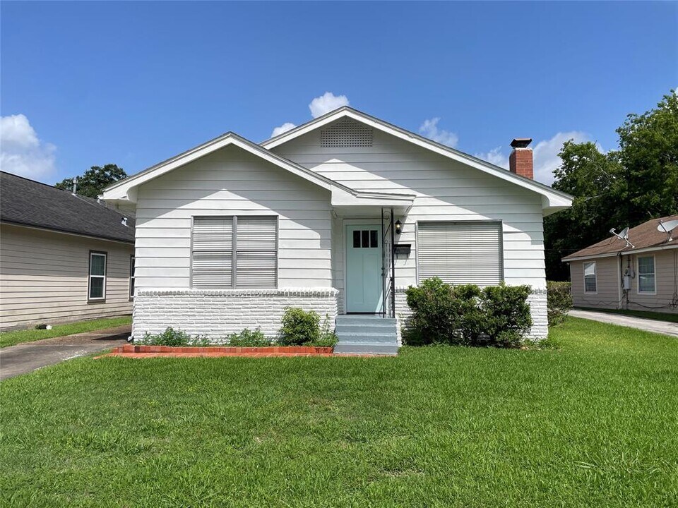 2014 Alta Vista St in Houston, TX - Building Photo
