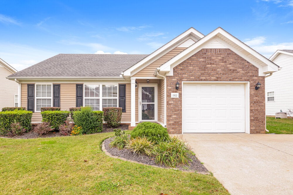 1922 Odessa Ave in Murfreesboro, TN - Foto de edificio