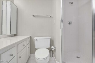 12550 Lake Ave in Lakewood, OH - Building Photo - Building Photo