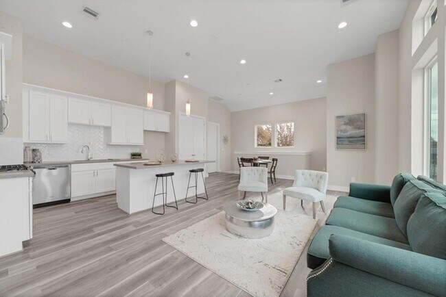 2504 W Tidwell Rd in Houston, TX - Building Photo - Building Photo