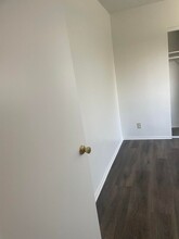 14555 Blythe St in Los Angeles, CA - Building Photo - Building Photo
