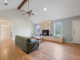 17645 Hwy 6 in Navasota, TX - Building Photo