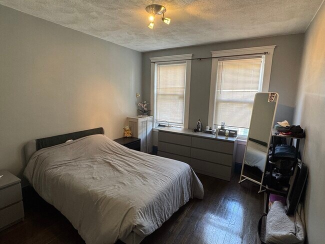 120 Sutherland Rd, Unit #1 in Boston, MA - Building Photo - Building Photo