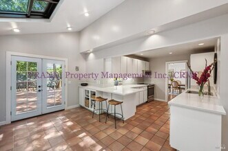 280 Oakcrest Rd in San Anselmo, CA - Building Photo - Building Photo