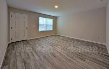 1213 Ellis Rd S in Jacksonville, FL - Building Photo - Building Photo