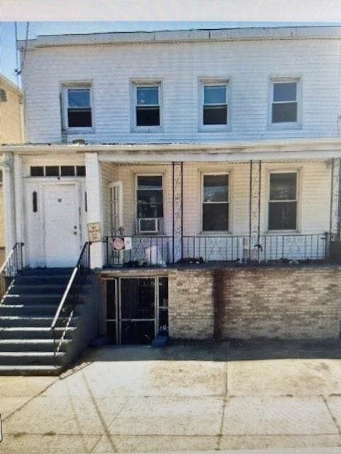 property at 17 Beach St