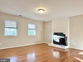 4 St James Ct in Stafford, VA - Building Photo