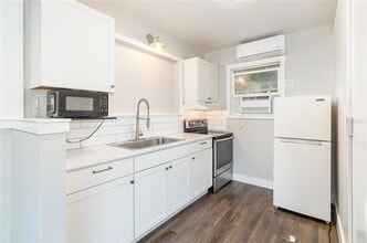 1401 E Alfred St, Unit 6 in Tavares, FL - Building Photo - Building Photo