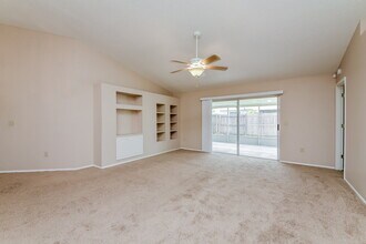 13203 Pine Creek Cir in Riverview, FL - Foto de edificio - Building Photo