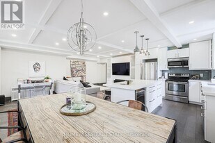 2603 Bathurst St in Toronto, ON - Building Photo