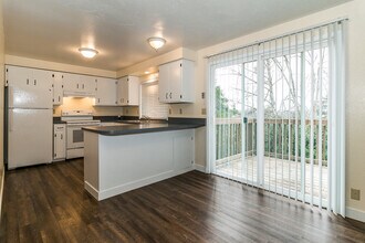 3495 Onyx St in Eugene, OR - Building Photo - Building Photo