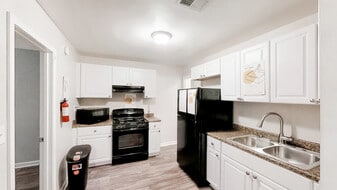 149 Harlan Rd SW in Atlanta, GA - Building Photo