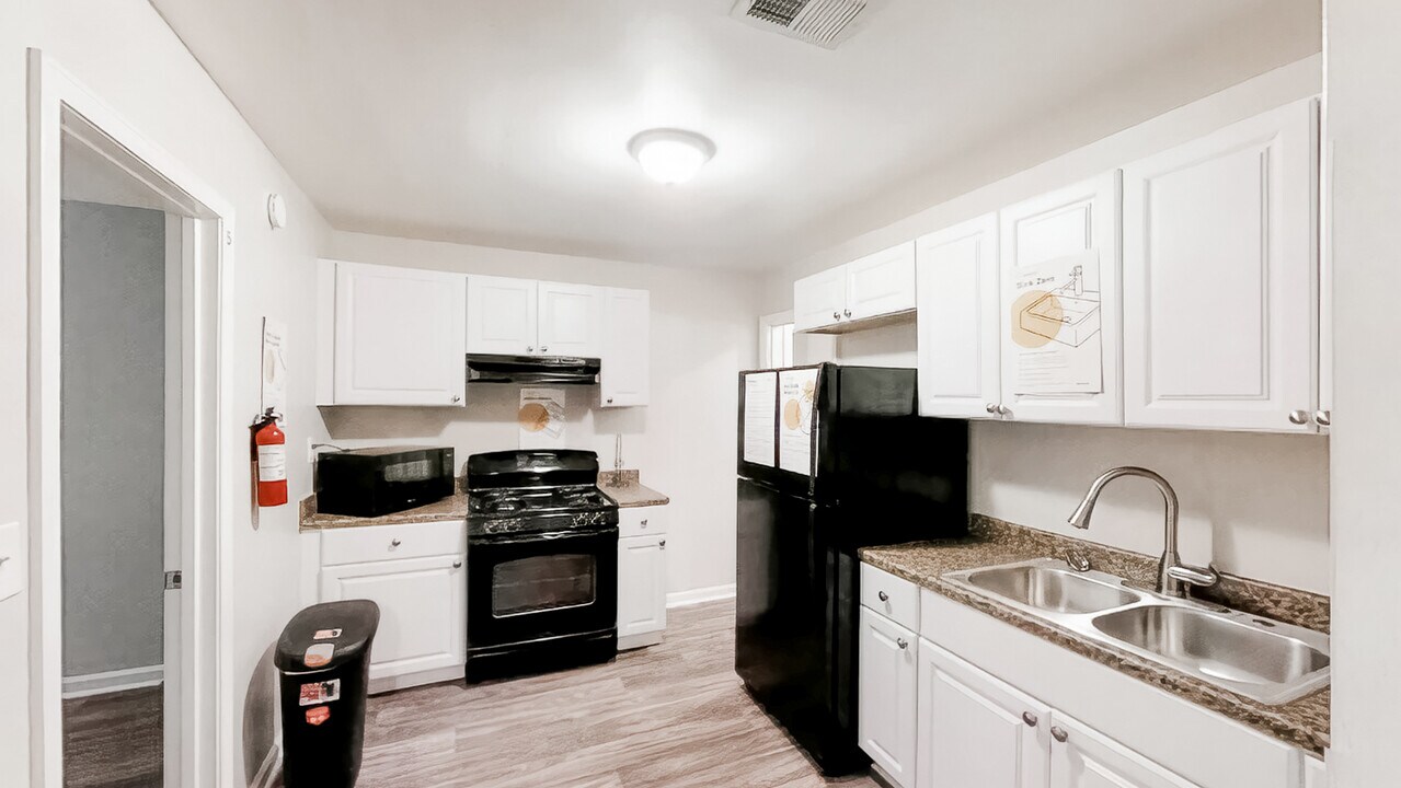 149 Harlan Rd SW in Atlanta, GA - Building Photo