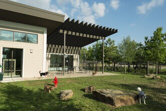 Viridian Design District in Houston, TX - Foto de edificio - Building Photo