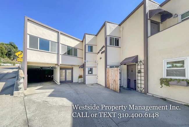 134 Chautauqua Blvd in Pacific Palisades, CA - Building Photo - Building Photo