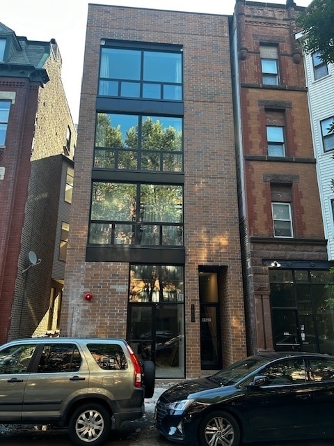 property at 1507 N Sedgwick St
