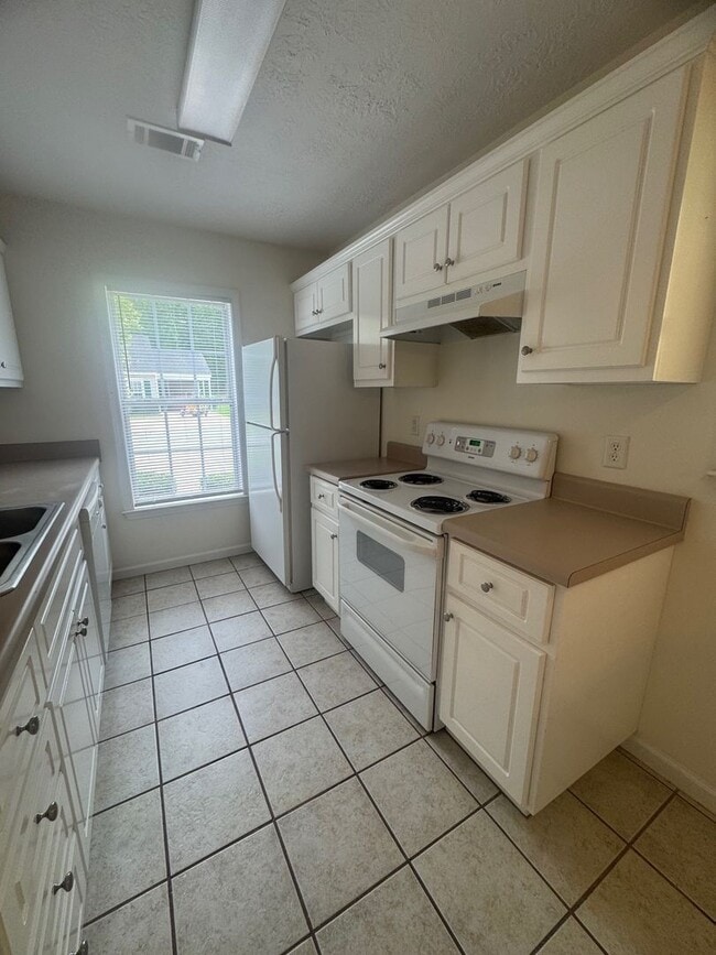 131 Karlie Ct in Greenwood, SC - Building Photo - Building Photo