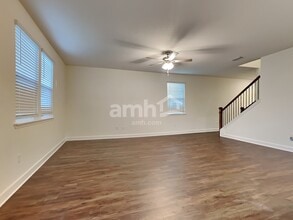 1046 Tan Tara Trl in Jacksonville, FL - Building Photo - Building Photo