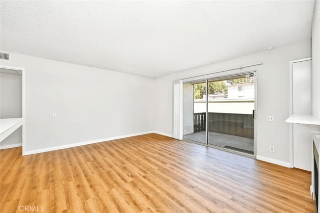 property at 2805 S Fairview St