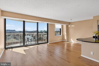 1200 Braddock Pl in Alexandria, VA - Building Photo - Building Photo