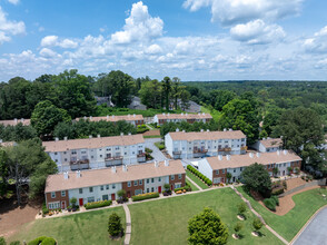 Holcomb's Crossing in Roswell, GA - Building Photo - Building Photo