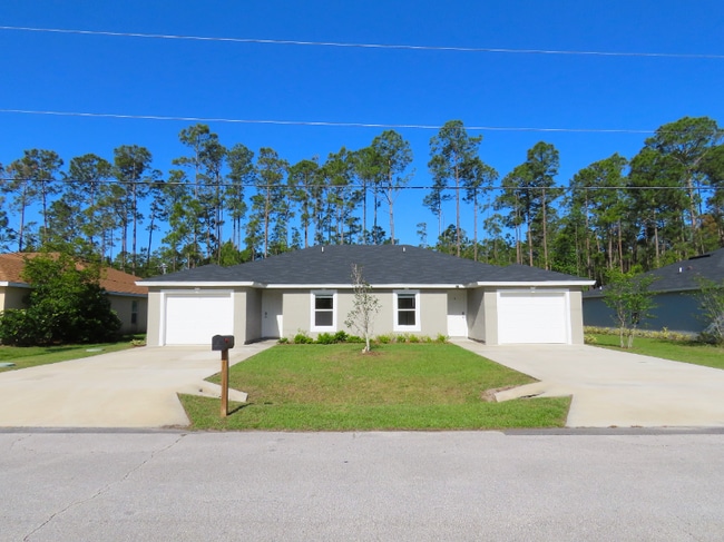 32 Riddle Dr in Palm Coast, FL - Building Photo - Building Photo