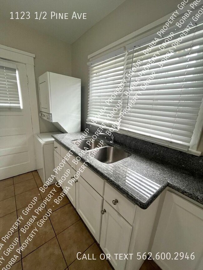 1123 1/2 Pine Ave in Long Beach, CA - Building Photo - Building Photo