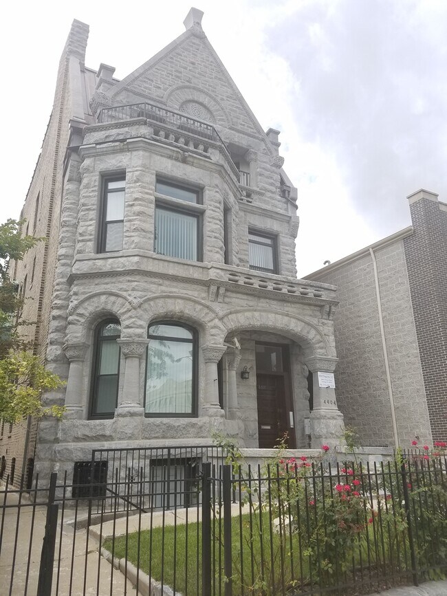 property at 4404 S King Dr