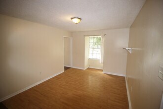 176 Rosalie Dr, Unit C in Avondale, LA - Building Photo - Building Photo