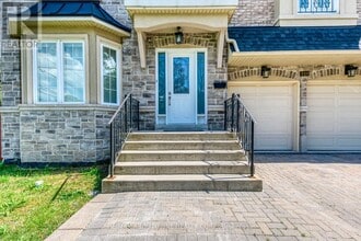 319 Holmes Ave in Toronto, ON - Building Photo - Building Photo