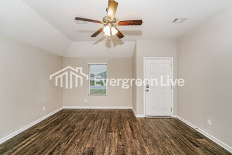 16366 Creek Dr in Moundville, AL - Building Photo - Building Photo