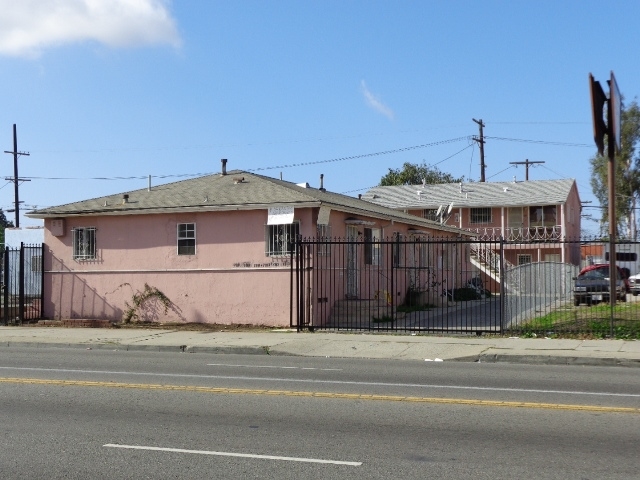 7311 S Western Ave in Los Angeles, CA - Building Photo