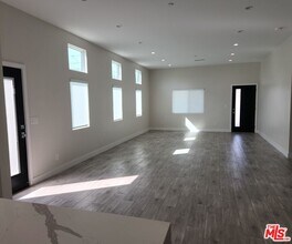 422 Almond Ave in Monrovia, CA - Building Photo - Building Photo