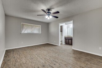 1910 Aspen Dr in Lewisville, TX - Building Photo - Building Photo