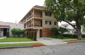 1124 Irving Ave in Glendale, CA - Building Photo - Building Photo