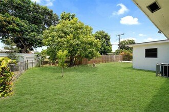 4260 NW 173rd Dr in Miami Gardens, FL - Building Photo - Building Photo