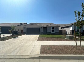 1129 E Harter Dr in Visalia, CA - Building Photo