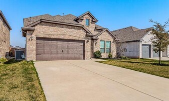 638 Pinehurst Rd in Red Oak, TX - Building Photo