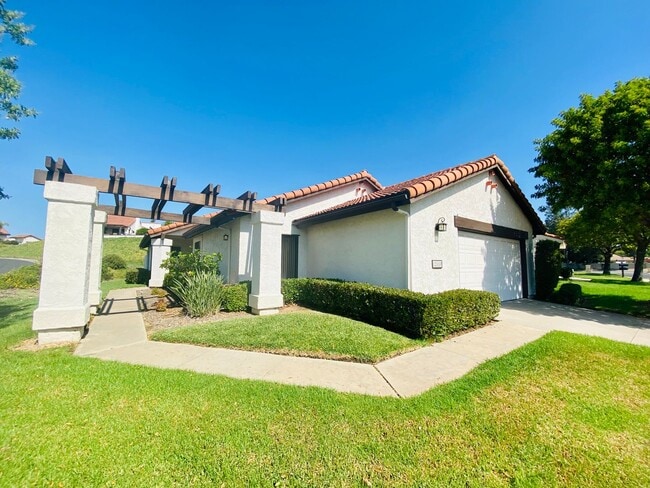 12880 Camino Ramillette in San Diego, CA - Building Photo - Building Photo
