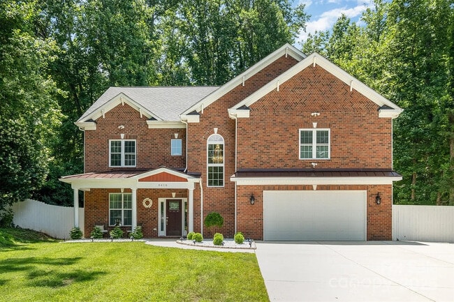 Room in House on Knollwood Cir in Charlotte, NC - Building Photo - Building Photo