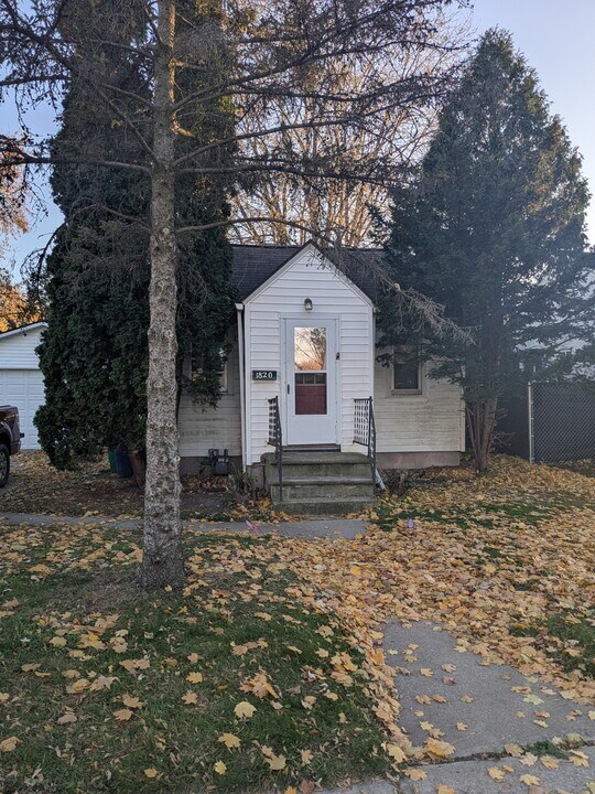 1820 Harold St in Green Bay, WI - Building Photo