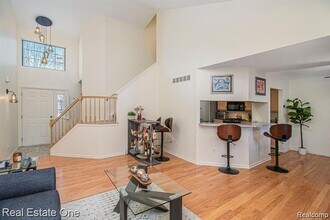 1137 Fairways Blvd in Troy, MI - Building Photo - Building Photo