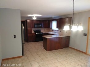 1924 Amboy St in Dearborn Heights, MI - Building Photo - Building Photo