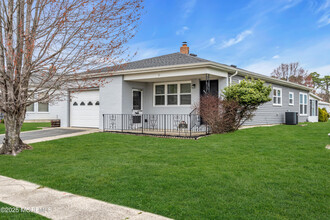 10 Tijuana Ct in Toms River, NJ - Building Photo - Building Photo
