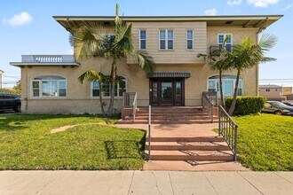 6250 S Van Ness Ave in Los Angeles, CA - Building Photo - Building Photo